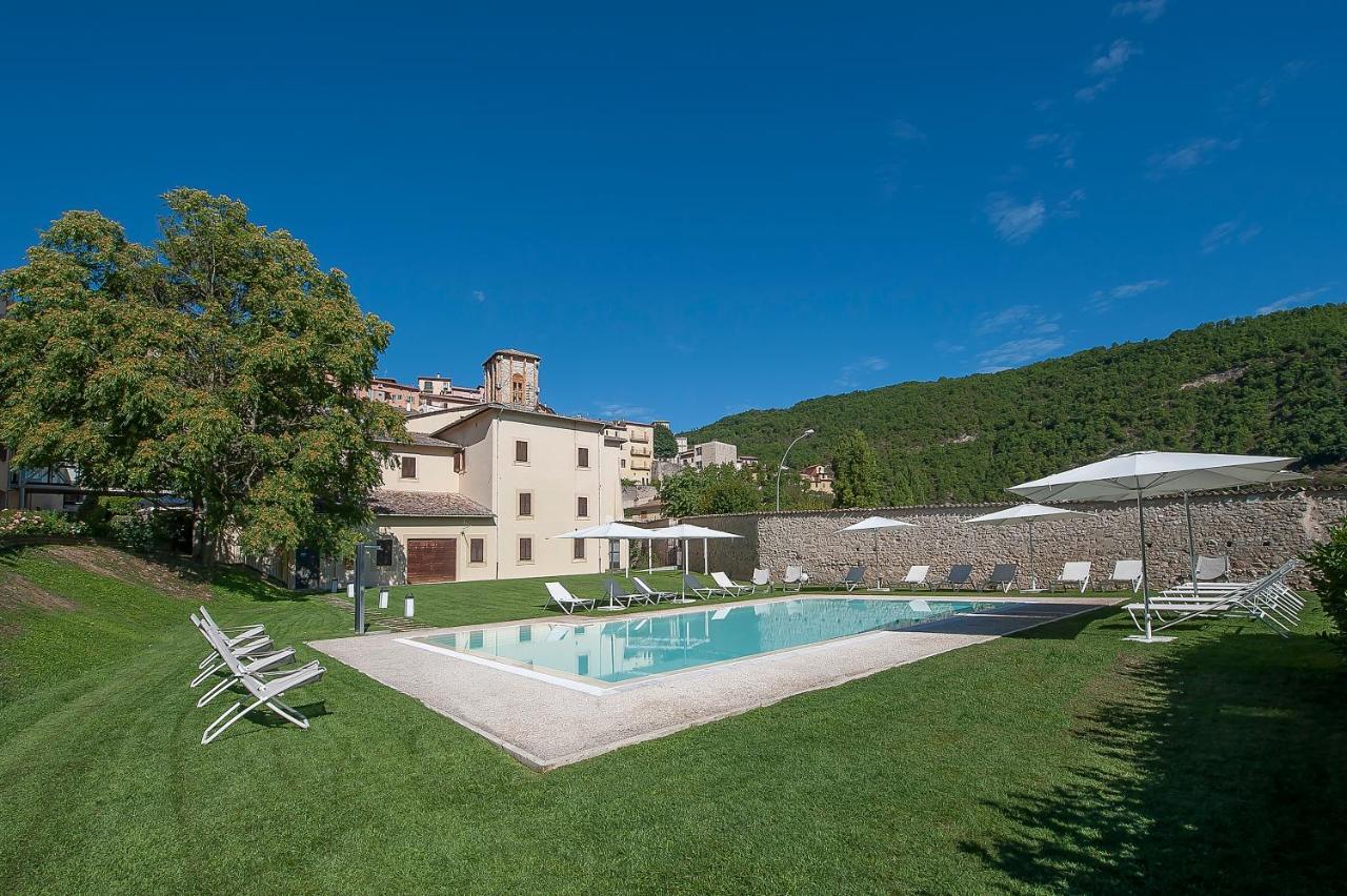 Hotel La Corte Cascia Esterno foto